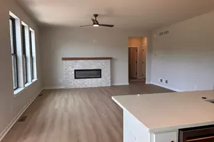 9569 S Sophia Ct, Franklin, WI 53132 - Photo 7
