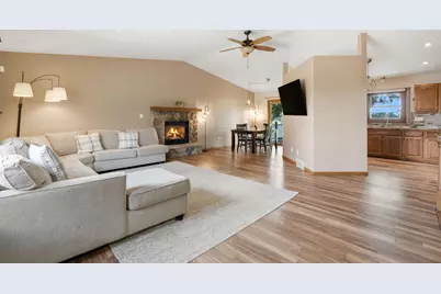 10119  Dunkelow Rd, Racine, WI 53126 - Photo 3