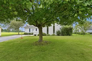 10119 Dunkelow Rd, Racine, WI 53126 - Photo 1