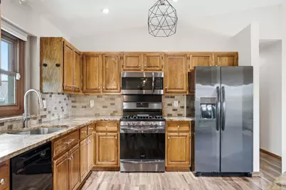 10119  Dunkelow Rd, Racine, WI 53126 - Photo 11