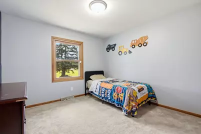 10119  Dunkelow Rd, Racine, WI 53126 - Photo 21