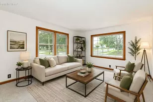 3672 S 19th St, Milwaukee, WI 53221 - Photo 3
