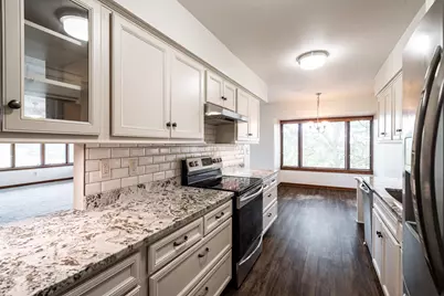 N85W15650  Ridge Rd #302, Menomonee Falls, WI 53051 - Photo 33