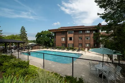 N85W15650  Ridge Rd #302, Menomonee Falls, WI 53051 - Photo 31