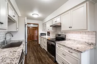 N85W15650 Ridge Rd, Menomonee Falls, WI 53051 - Photo 7