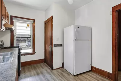 2621 N 49th St, Milwaukee, WI 53210 - Photo 9