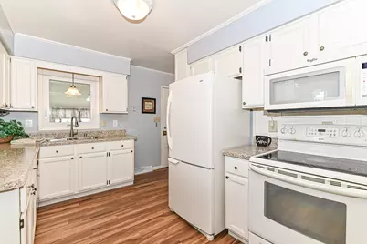 1220  Lakeview Ave, South Milwaukee, WI 53172 - Photo 11