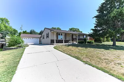 1220  Lakeview Ave, South Milwaukee, WI 53172 - Photo 3
