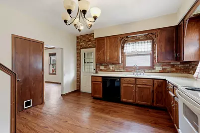 2312 N 11th St, Sheboygan, WI 53083 - Photo 3