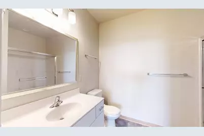 N88W15000  Main St #2217, Menomonee Falls, WI 53051 - Photo 9