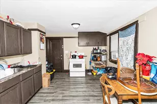 3172 N 30th St, Milwaukee, WI 53216 - Photo 9