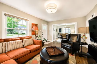 7923  Eagle St, Wauwatosa, WI 53213 - Photo 5