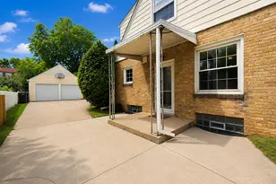 7923 Eagle St, Wauwatosa, WI 53213 - Photo 27