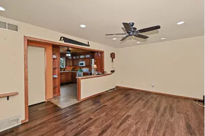 2115  6 Mile Rd, Racine, WI 53402 - Photo 5