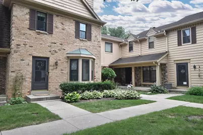 384  Willow Grove Dr #F, Pewaukee, WI 53072 - Photo 3