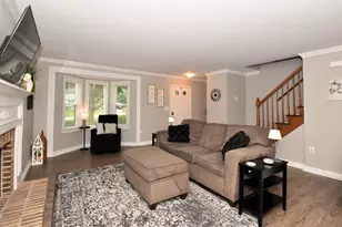 384 Willow Grove Dr, Pewaukee, WI 53072 - Photo 5
