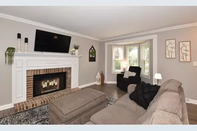384  Willow Grove Dr #F, Pewaukee, WI 53072 - Photo 7
