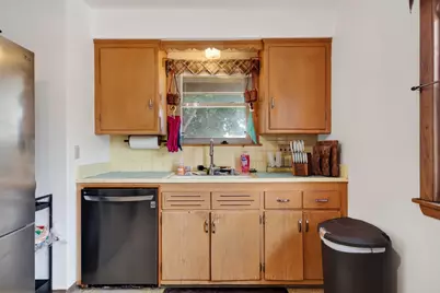 8109 W Potomac Ave, Milwaukee, WI 53218 - Photo 9