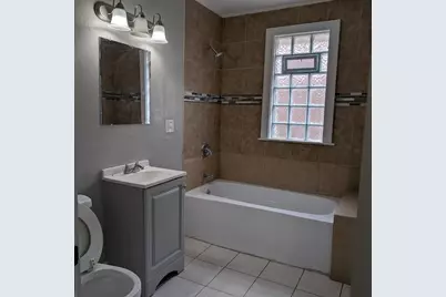 2545 N 21st St #2547, Milwaukee, WI 53206 - Photo 15