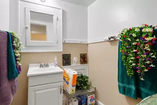 3827 Dr. William Finlayson St, Milwaukee, WI 53212 - Photo 23