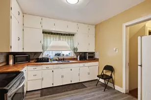 3827 Dr. William Finlayson St, Milwaukee, WI 53212 - Photo 11