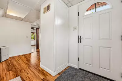 5576  Angle Lane Ln, Greendale, WI 53129 - Photo 5