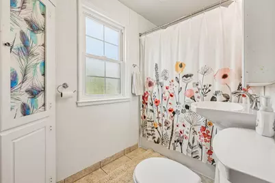 5576  Angle Lane Ln, Greendale, WI 53129 - Photo 13
