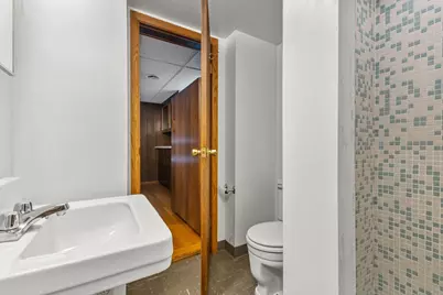 11004 W Wisconsin Ave, Wauwatosa, WI 53226 - Photo 33