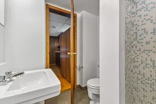 11004 W Wisconsin Ave, Wauwatosa, WI 53226 - Photo 33