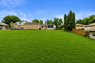 11004 W Wisconsin Ave, Wauwatosa, WI 53226 - Photo 7