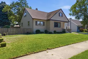 1605 S 18th St, Manitowoc, WI 54220 - Photo 3