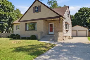 1605 S 18th St, Manitowoc, WI 54220 - Photo 1