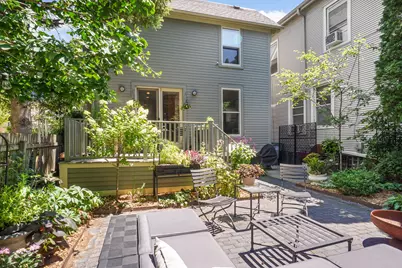 1323 N Astor St, Milwaukee, WI 53202 - Photo 33
