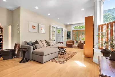 1323 N Astor St, Milwaukee, WI 53202 - Photo 7