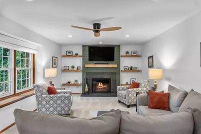 W170N5141  Fair Oak Pkwy, Menomonee Falls, WI 53051 - Photo 3