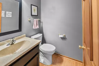 W170N5141  Fair Oak Pkwy, Menomonee Falls, WI 53051 - Photo 7