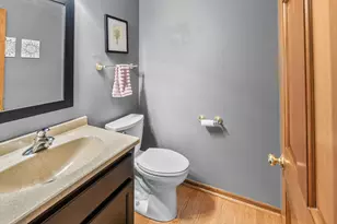 W170N5141 Fair Oak Pkwy, Menomonee Falls, WI 53051 - Photo 7