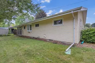 903 N 27th St, Sheboygan, WI 53081 - Photo 23