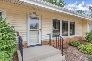 903 N 27th St, Sheboygan, WI 53081 - Photo 3