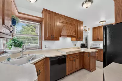 6248  County Hwy V, Racine, WI 53108 - Photo 5