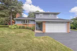 N51W16590 Fair Oak Ct, Menomonee Falls, WI 53051 - Photo 1