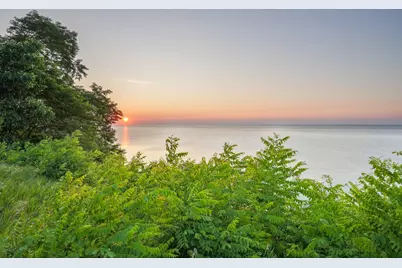 580  Lake Shore Rd, Grafton, WI 53024 - Photo 1