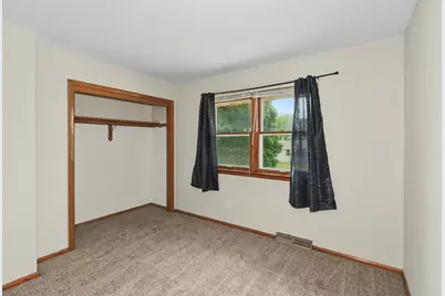 5111  Maplewood Dr #5113, Greendale, WI 53129 - Photo 21