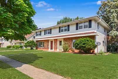 5111  Maplewood Dr #5113, Greendale, WI 53129 - Photo 3