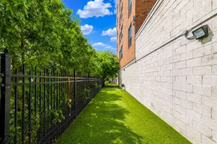 1111 N Marshall St, Milwaukee, WI 53202 - Photo 31