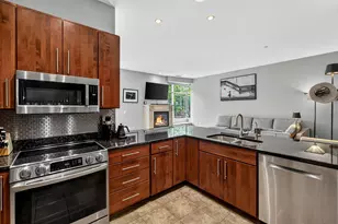1111 N Marshall St, Milwaukee, WI 53202 - Photo 13