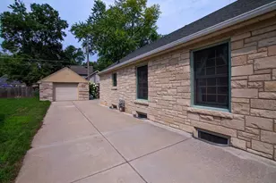 638 N Hine Ave, Waukesha, WI 53188 - Photo 27