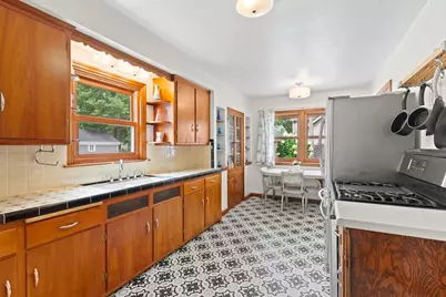 638 N Hine Ave, Waukesha, WI 53188 - Photo 9