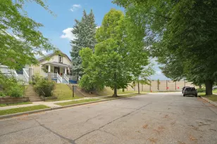 1731 E Bennett Ave, Milwaukee, WI 53207 - Photo 43