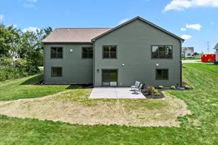 W194N15787 E Gate Ct, Jackson, WI 53037 - Photo 41